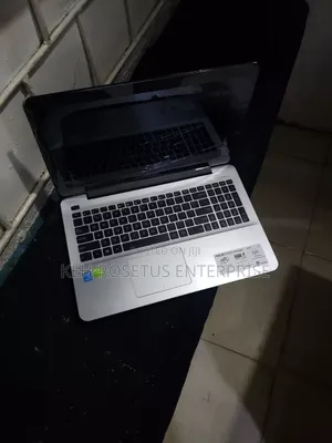 Laptop Asus A555LA 4GB Intel Core I5 HDD 1T