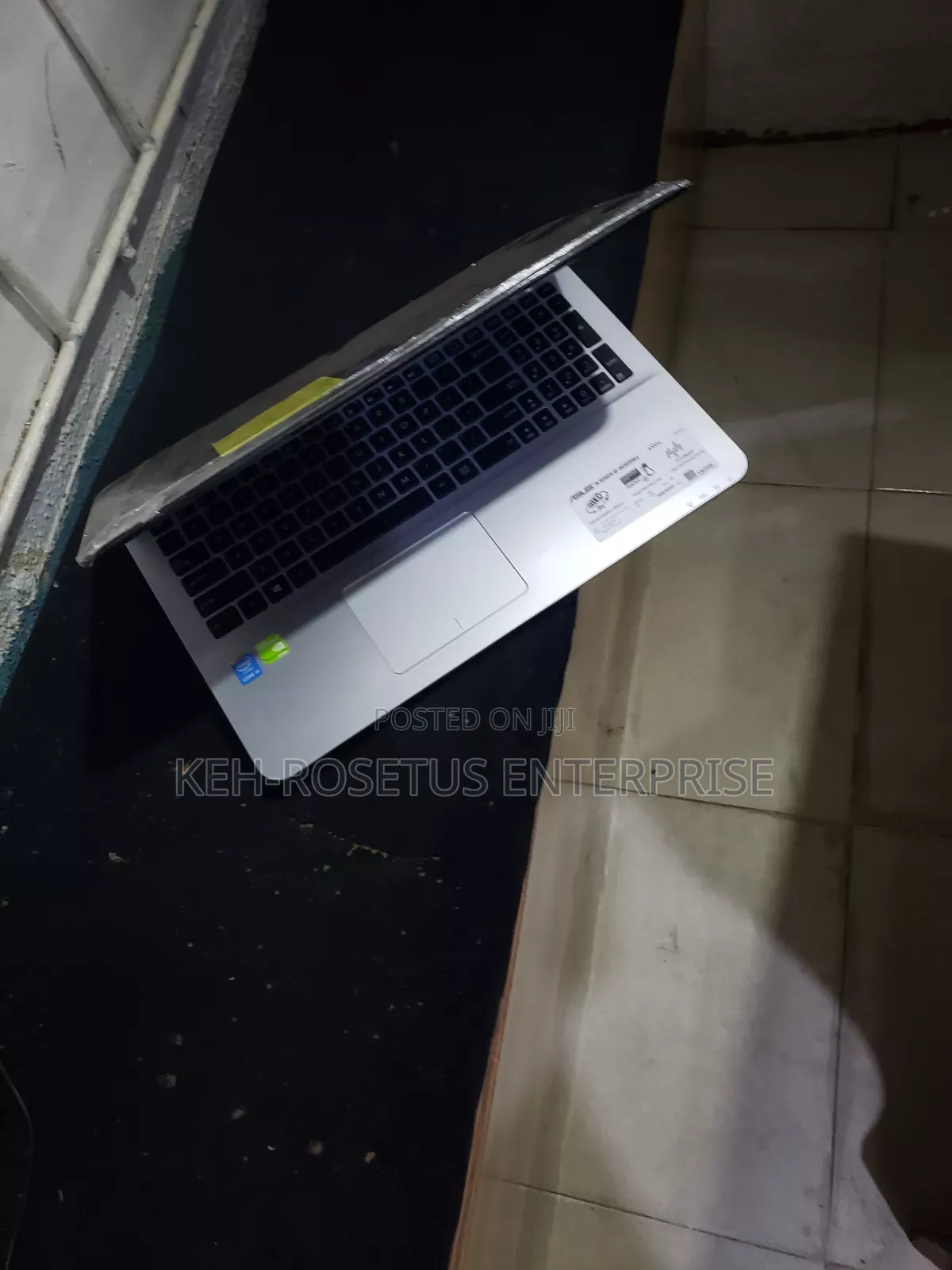 Laptop Asus A555LA 4GB Intel Core I5 HDD 1T