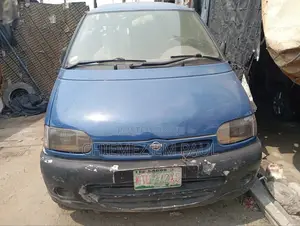 Nissan Serena 2010 Blue