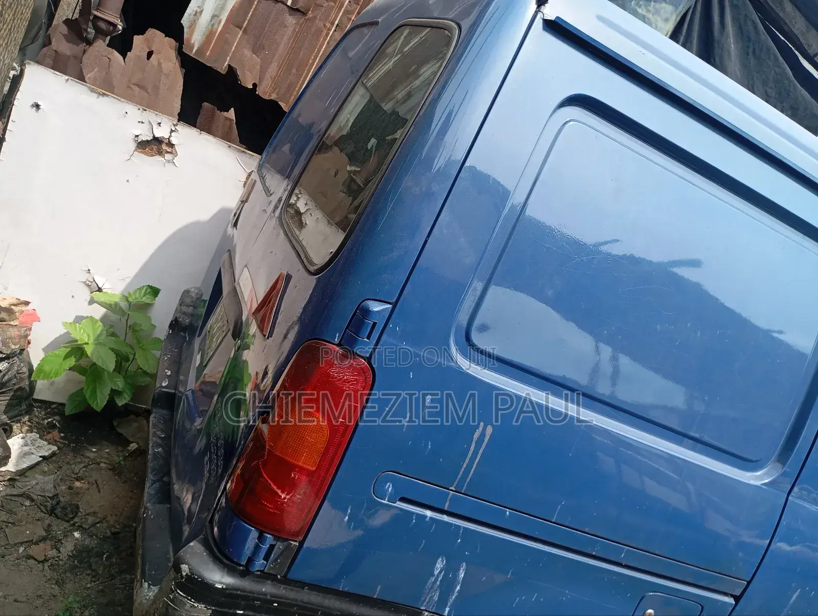 Nissan Serena 2010 Blue
