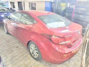 Hyundai Elantra 2015 Red