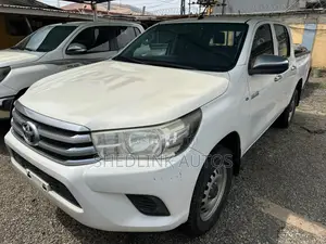 Toyota Hilux 2018 White