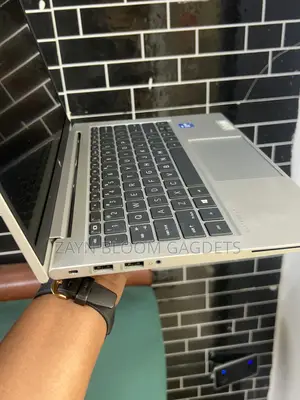 Laptop HP EliteBook 830 G8 16GB Intel Core I7 SSD 512GB