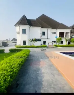 5bdrm Duplex in Warri, Delta State for sale