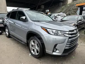 Toyota Highlander Limited 4dr SUV AWD (3.5L 6cyl 6A) 2015 Silver