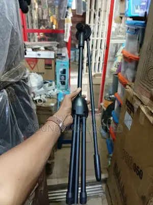 Professional Tripod Leg Adjustable Microphone Stand