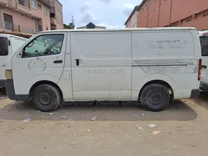 Toyota HiAce 2010 White