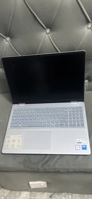 Laptop Dell Inspiron 5640 16GB Intel Core I7 SSD 1T