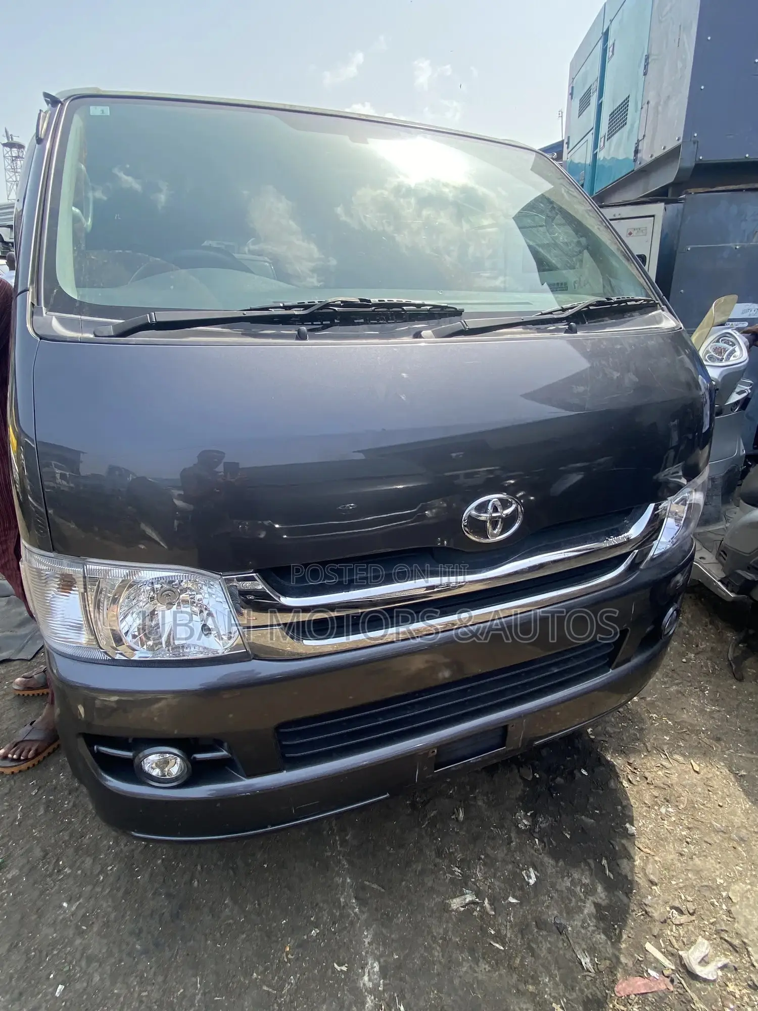 Toyota HiAce 2005 Black