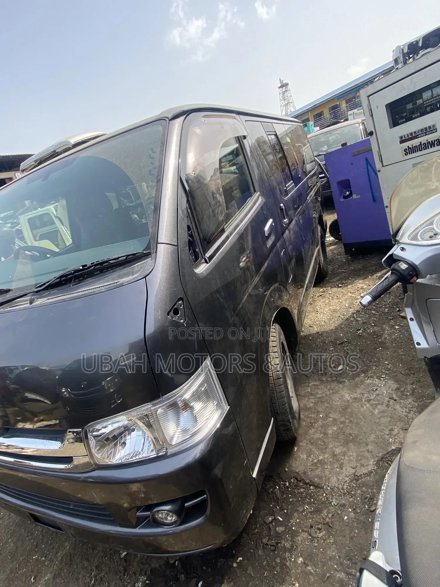 Toyota HiAce 2005 Black