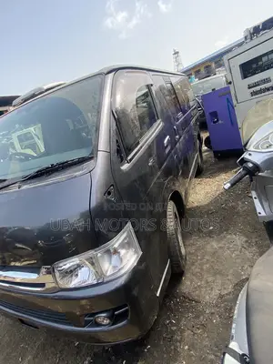 Toyota HiAce 2005 Black