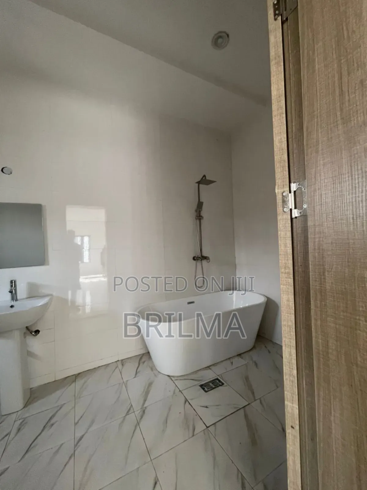 4 Bdrm Fully Detached Duplex In Guzape For Sale!