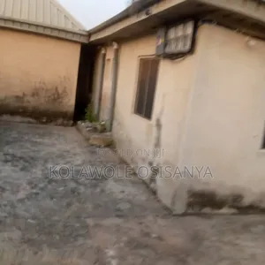 2bdrm Bungalow in Ado-Odo/Ota for sale