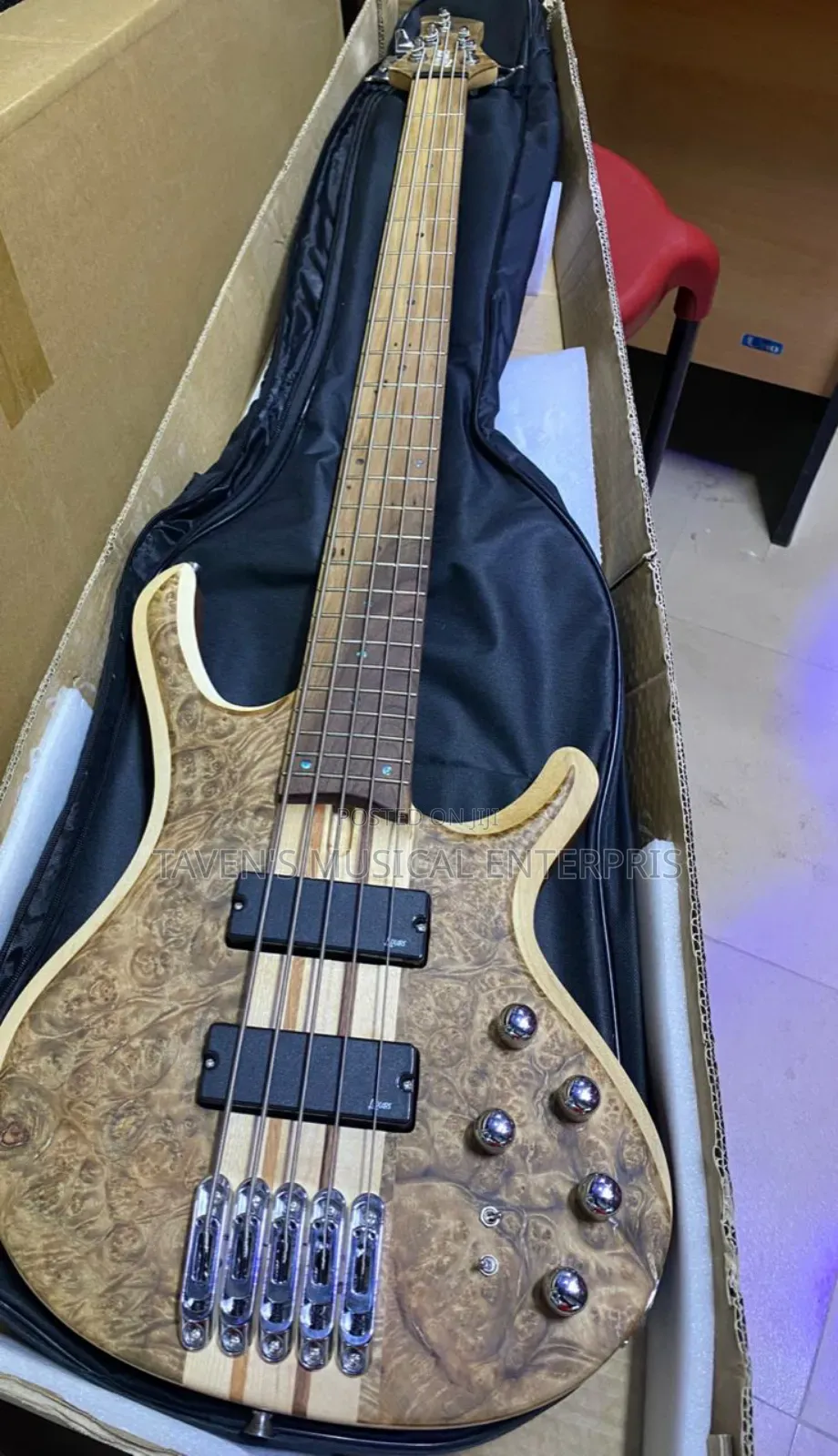 Luxars Five Strings S-B60 Active Bass