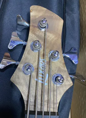 Luxars Five Strings S-B60 Active Bass