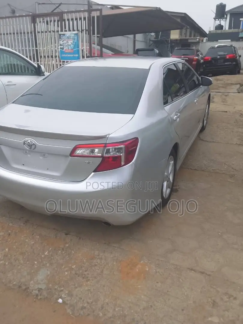 Toyota Camry 2014 Silver