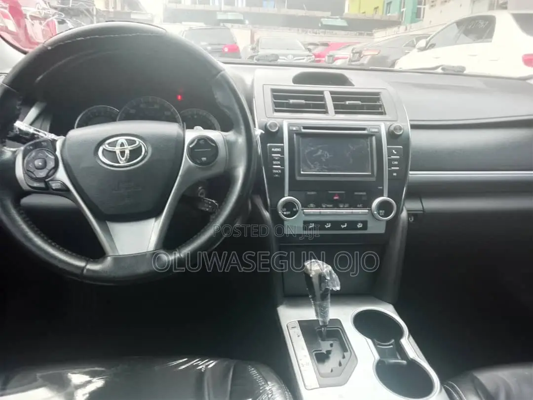 Toyota Camry 2014 Silver