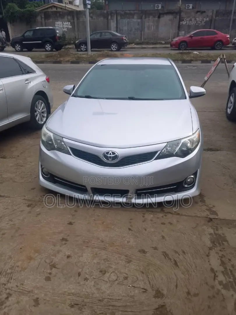 Toyota Camry 2014 Silver