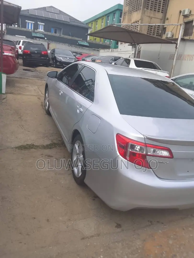 Toyota Camry 2014 Silver
