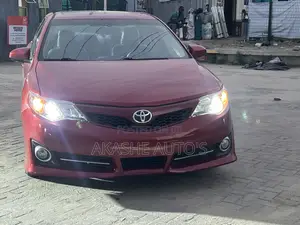Toyota Camry SE Sport 4dr Sedan w/Prod. End 11/13 (2.5L 4cyl 6A) 2014