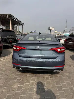Hyundai Sonata Sport Sedan FWD (2.4L 4cyl 6A) 2016 Blue