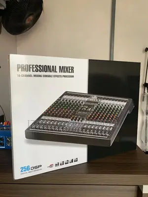 Yamaha 16 Channel Professional Mixer Console Effects Processor