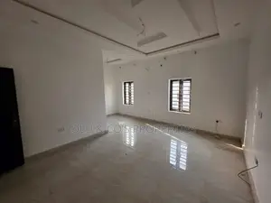 3bdrm Block of Flats in An Estate Behind, Lugbe District for rent