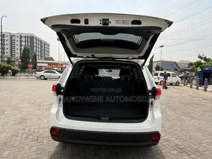 Toyota Highlander Limited 4dr SUV (3.5L 6cyl 6A) 2015 White
