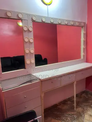 Make-Up Table/Vanity Mirrors With Drawers