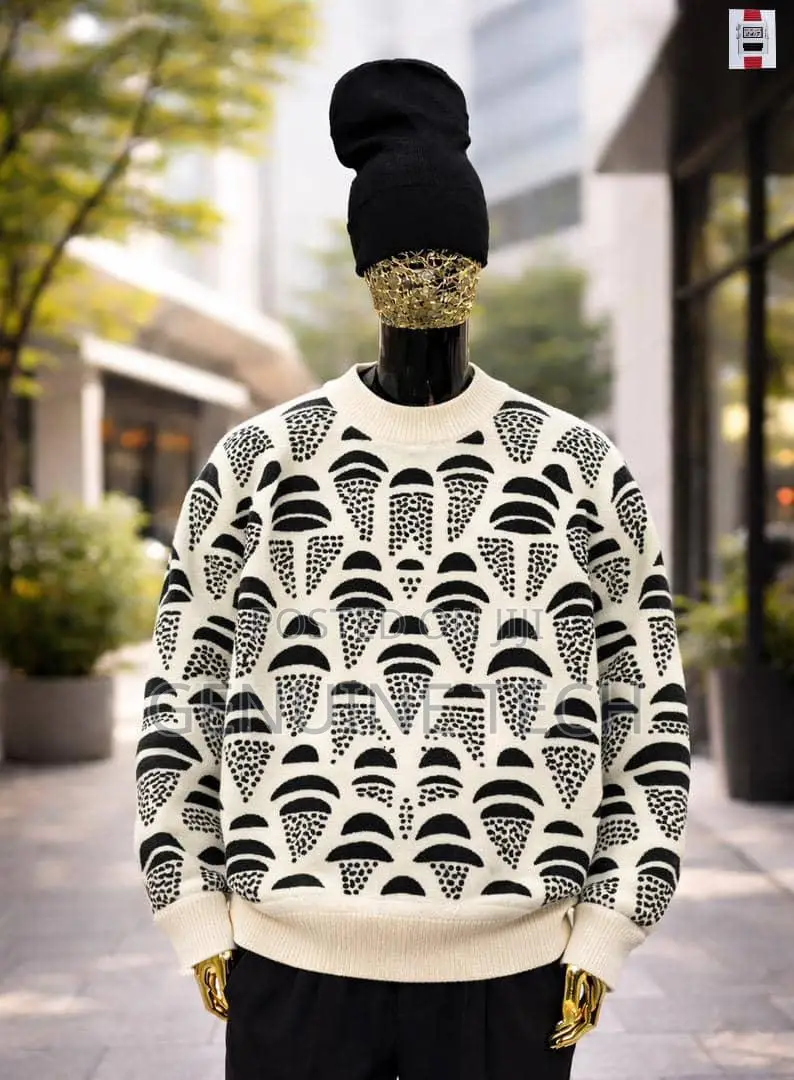 Cardigan/Sweatshirt
