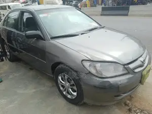 Honda Civic 2005 Gray