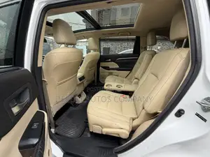 Toyota Highlander Limited Platinum 4dr SUV AWD (3.5L 6cyl 6A) 2014