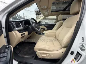 Toyota Highlander Limited Platinum 4dr SUV AWD (3.5L 6cyl 6A) 2014