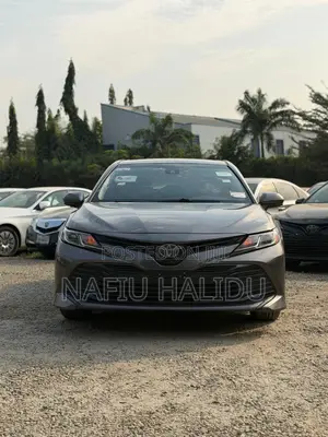 Toyota Camry 2018 Gray
