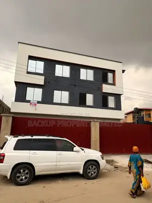 2bdrm Block of Flats in Shomolu / Shomolu for sale