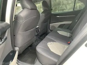 Toyota Camry 2018 White