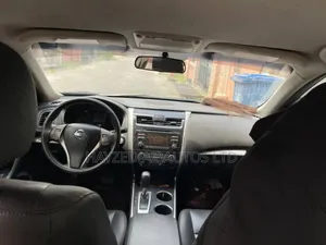Nissan Altima 2.5 SV 4dr Sedan (2.5L 4cyl CVT) 2015 Black