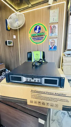 Cvr 4channel Powered Amplifier