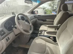 Toyota Sienna 2005 Gold