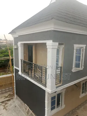 3bdrm Duplex in Banuso Estate Off for rent