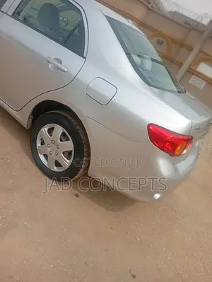 Toyota Corolla 2010 Silver