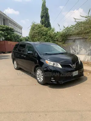 Toyota Sienna 2011 Black