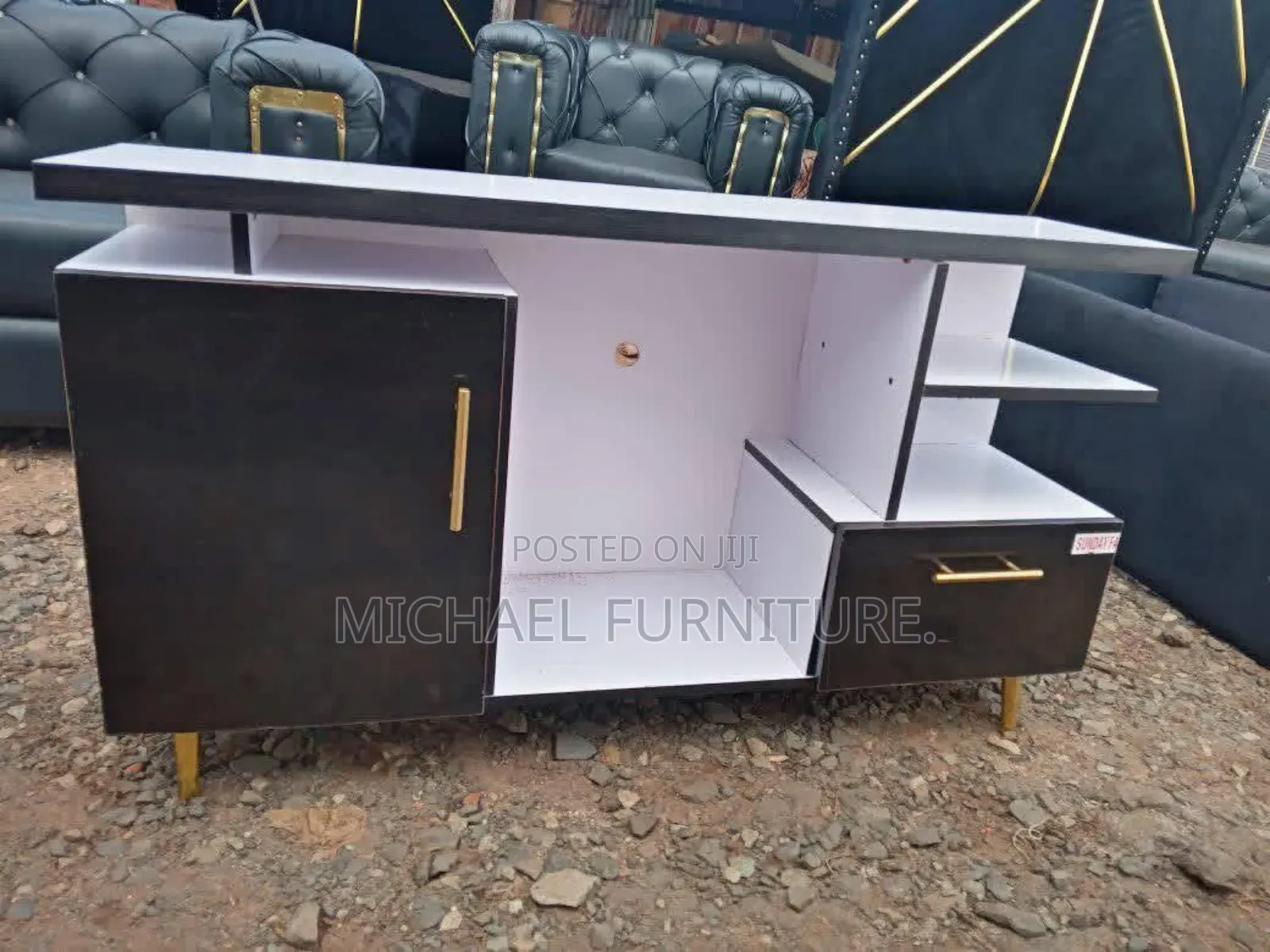 Tv Stand That Combines Style and Strength