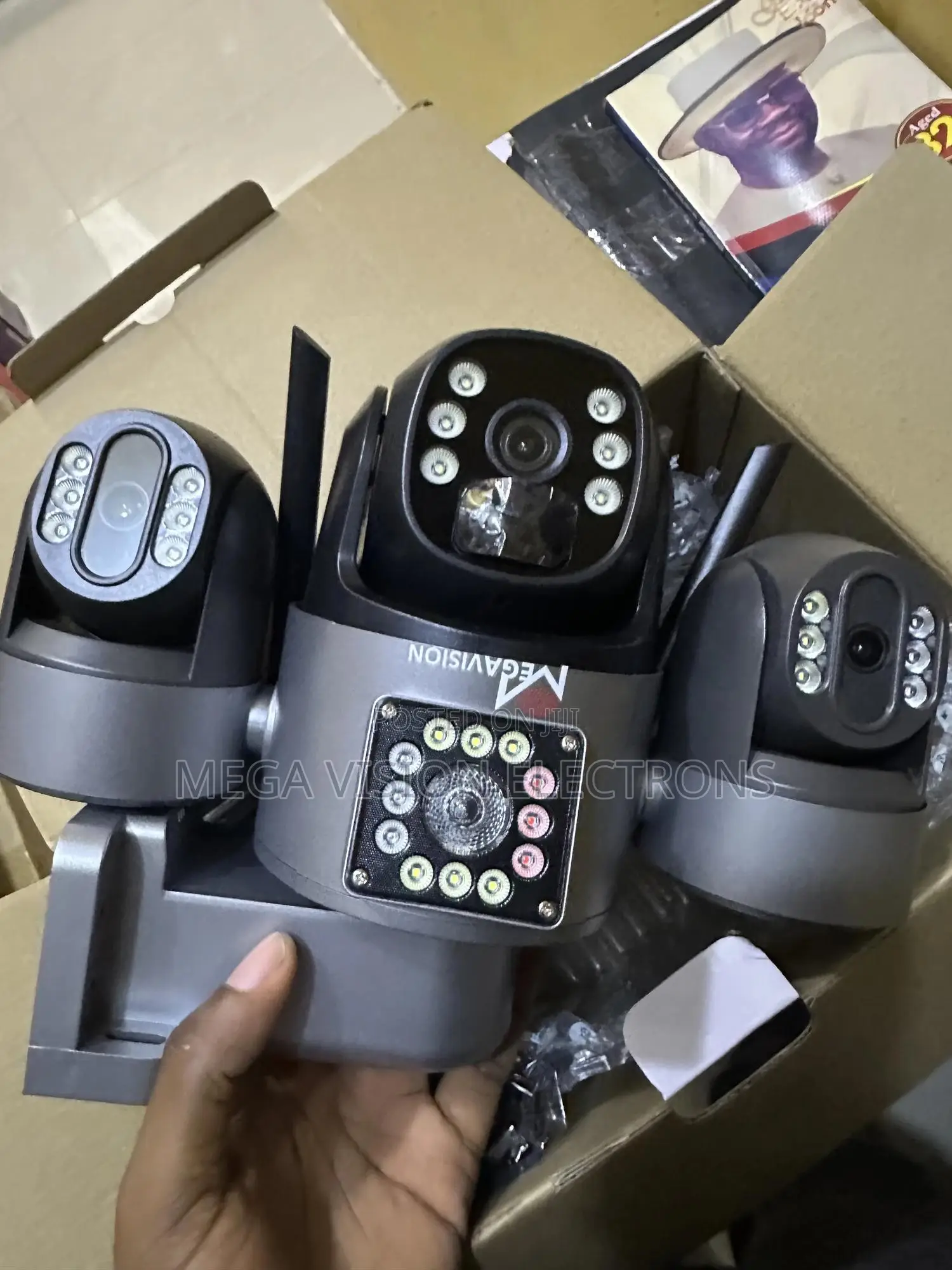 T34 4g Triple Lens Rotating Camera