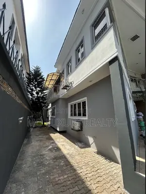 4bdrm Duplex in Lekki Phase 1 for rent