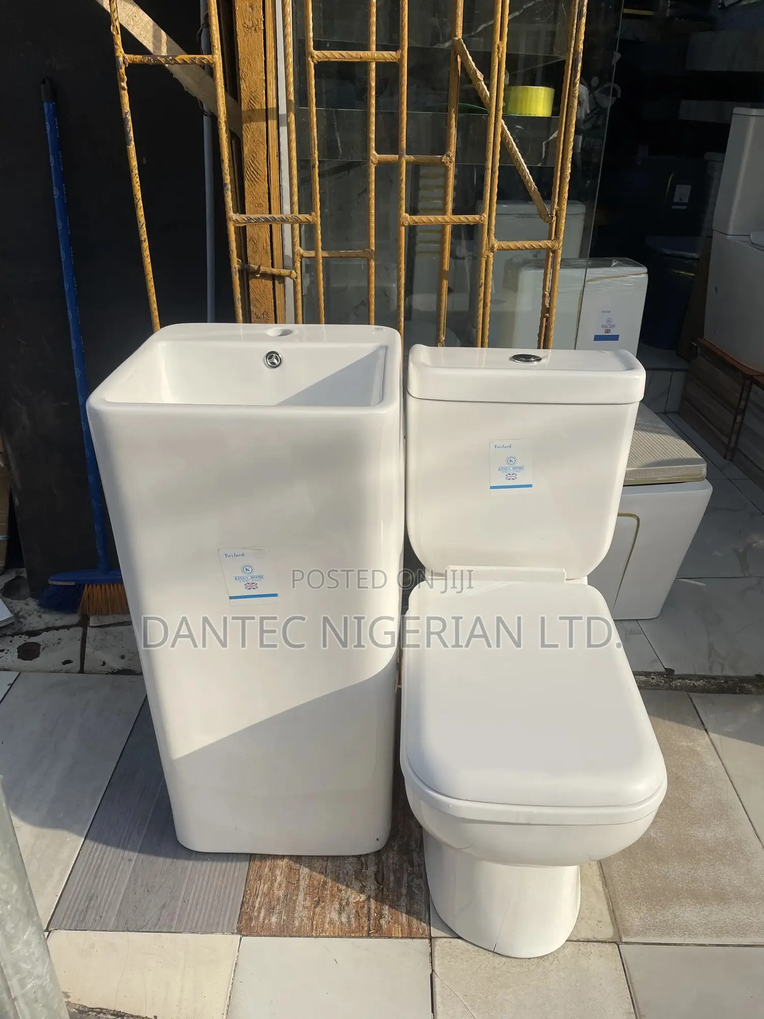 Wc With Standing Basin