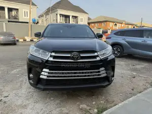 Toyota Highlander XLE 2019 Black