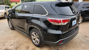 Toyota Highlander LE 4dr SUV AWD (3.5L 6cyl 6A) 2014 Black