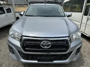 Toyota Hilux SR5 4x4 2017 Gray