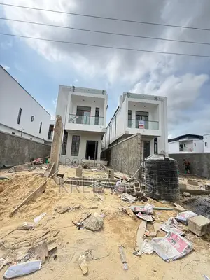 5bdrm Duplex in Ogombo for sale